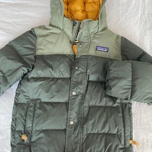 Patagonia down jacket, boys size xs 5-6